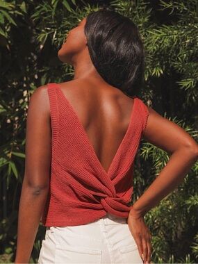 Sleeveless Knit cross Crop Tank Top lulus size S